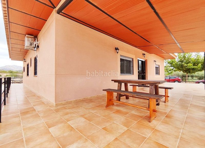 Foto a4ca9ba1-ce8d-4d6b-925a-2eec75153fa8. Casa amb aparcament a Abanilla
