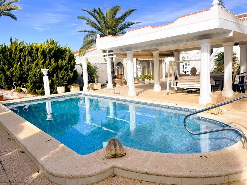 Foto 1d104f2f-6f32-44f1-9dbb-9cffcdf10c5e. Casa amb aparcament piscina a Centro de la Ciudad Quesada Rojales