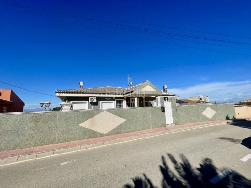 Foto 7604baff-1874-43dc-ab38-4e63d044ee7a. Casa amb aparcament a Pueblo Lucero Rojales