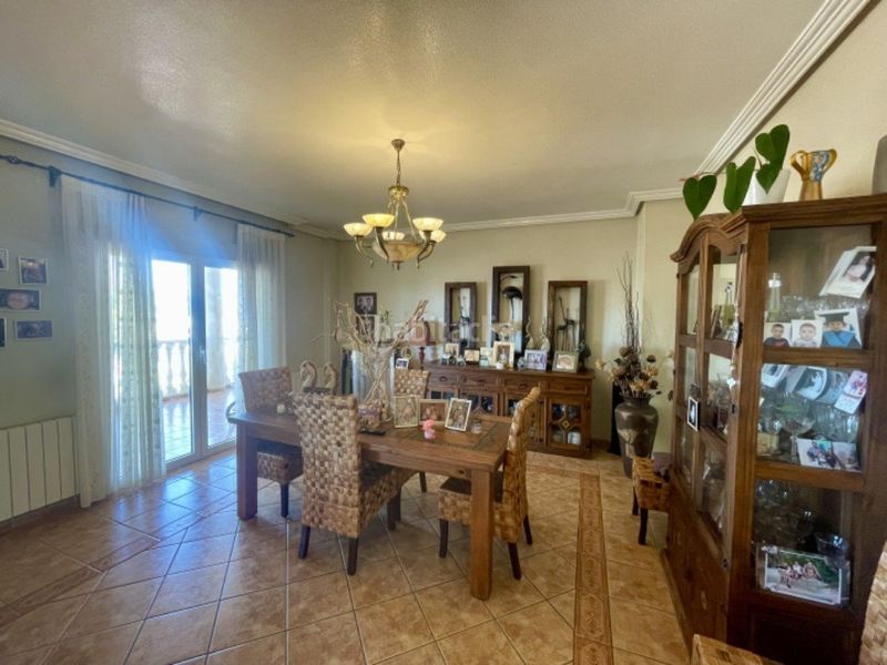 Foto a9e5585e-066f-4a09-ac36-0a14fd54e14d. Casa amb aparcament a Pueblo Lucero Rojales