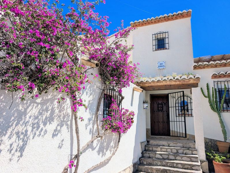 Foto 64ca0190-cff1-4a84-b616-bb2be0d22601. Casa amb aparcament a Moravit-Cap Blanc Moraira