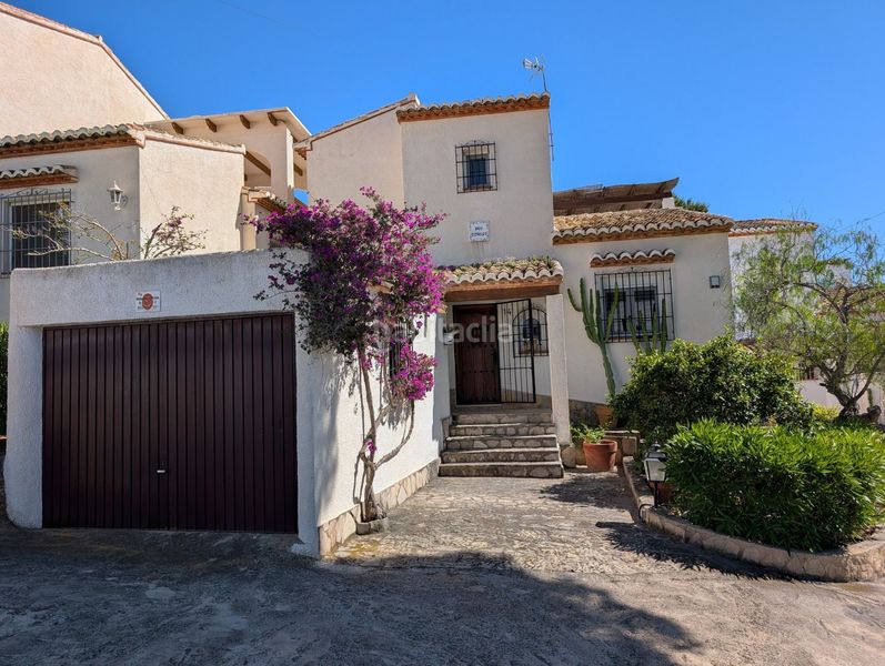 Foto c97cb090-9b52-4b85-982a-5725ef9615e1. Casa amb aparcament a Moravit-Cap Blanc Moraira
