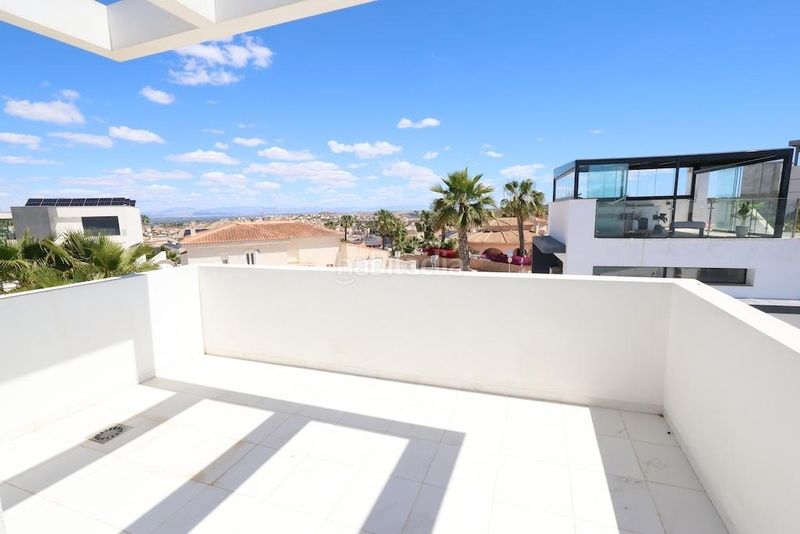 Foto dea7b9f1-466e-4f9f-81d9-f6bfc279fd0f. Casa amb aparcament a La Marquesa Rojales