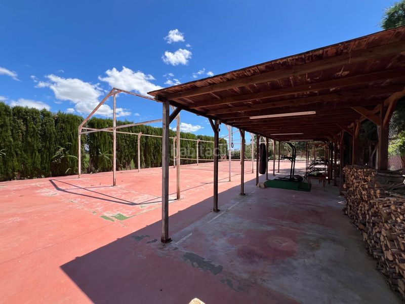 Foto b1193734-c623-4fff-9173-1dadff2e87ca. Masia amb piscina a Dolores