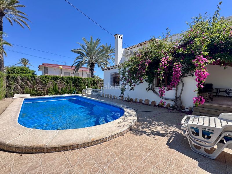 Foto e6325421-e84f-4de0-8023-e453e800e5d7. Casa amb aparcament a Cabo Roig Orihuela
