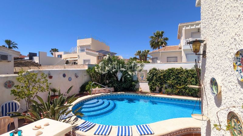Foto 0ce167ae-c971-469a-ac1b-6e7d95ed7954. Casa amb piscina a Rojales