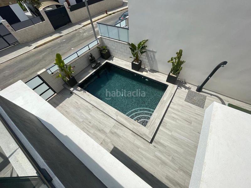 Foto 0cb3869a-6e04-404f-80c0-19c210cc065e. Casa amb piscina a Benijófar