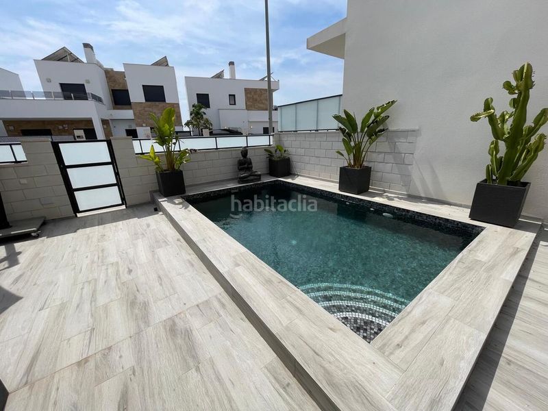 Foto 105ecb1a-b298-4d63-b3c1-248411db9b3d. Casa amb piscina a Benijófar