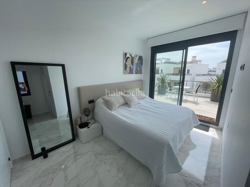 Foto c5e26b8a-f547-47f1-aec3-ae1112248709. Casa amb piscina a Benijófar
