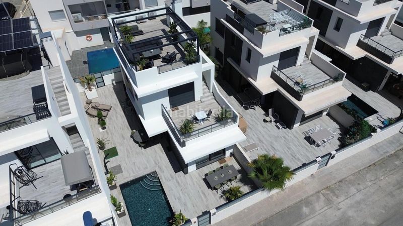 Foto ead91bdb-ed99-4b1c-9cc1-2b798e288323. Casa amb piscina a Benijófar