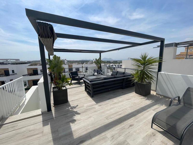 Foto ed8198d9-5b5a-43fe-a352-63e1463d9063. Casa amb piscina a Benijófar