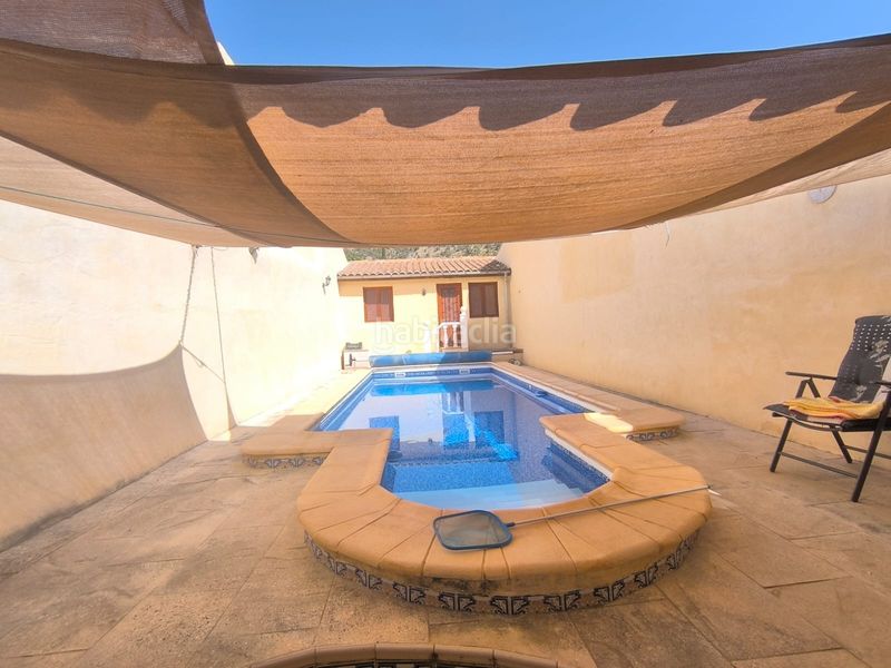Foto c5e3b2af-823b-490c-95f6-13b351194eda. Casa amb piscina a Monòver