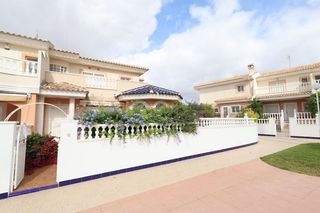 Semi detached house in Doña Pepa