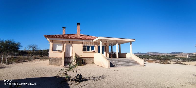 Foto 87a27cd0-0477-4560-a1a6-81e0344bf135. Casa amb aparcament a Caudete