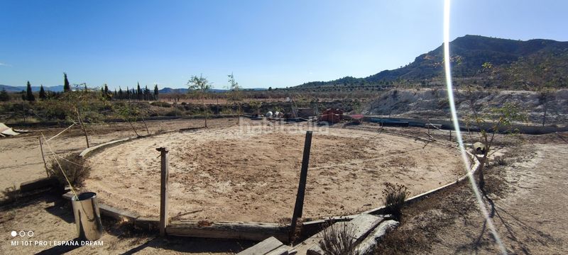 Foto aa7d2122-2947-4ec7-8611-1e2296012475. Casa amb aparcament a Caudete
