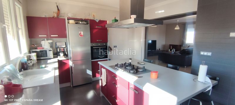Foto e8bbbd6b-02b2-49b8-8f05-87dd20c0cd14. Casa amb aparcament a Caudete