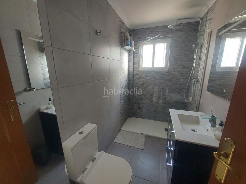 Foto a1a15e7b-30af-4226-857c-0b9904b3ef7f. Casa amb piscina a Benimantell