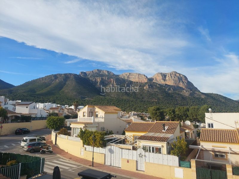 Foto ba56d72e-7999-40c7-b0f7-cff8adbb804f. Casa amb piscina a Benimantell