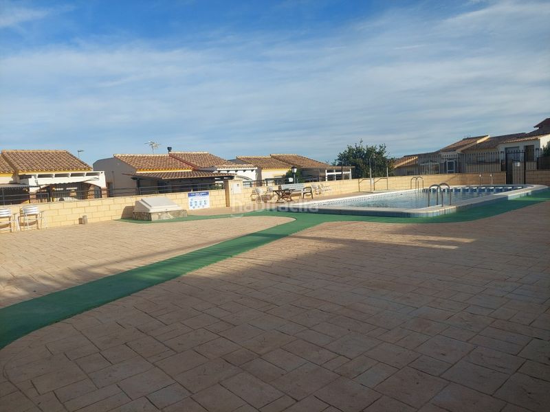 Foto c2e94e4f-2815-4f6c-acd9-de289d31937e. Casa amb piscina a Benimantell