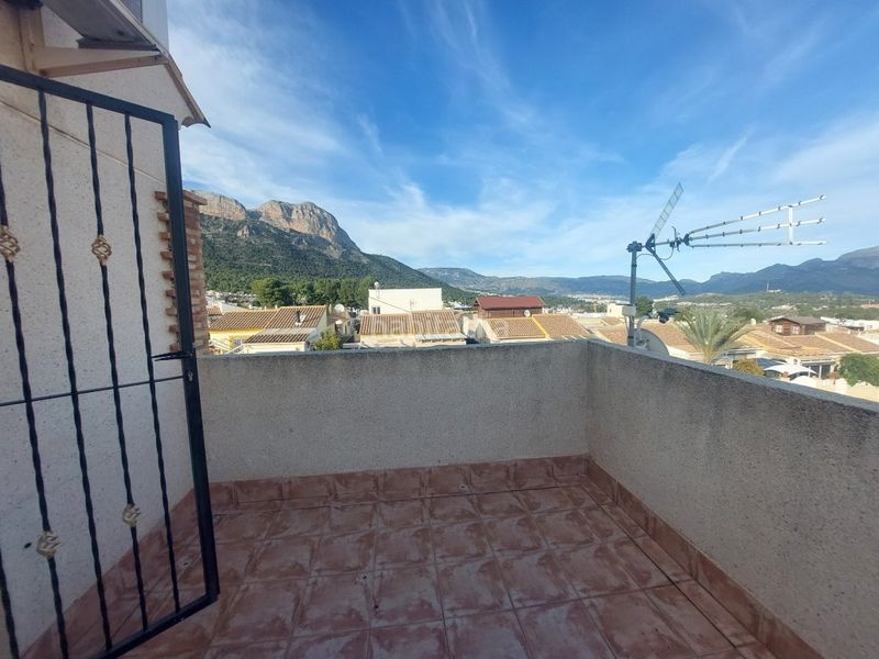 Foto da5572ca-e193-4c14-b589-75df4dfd6658. Casa amb piscina a Benimantell