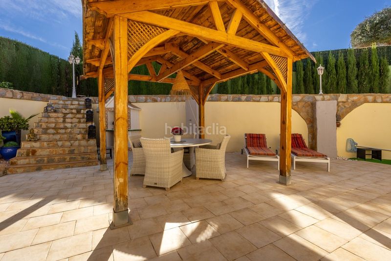 Foto b8276027-a6c5-4c3e-8393-9246e673a590. Casa amb aparcament a Almoradí