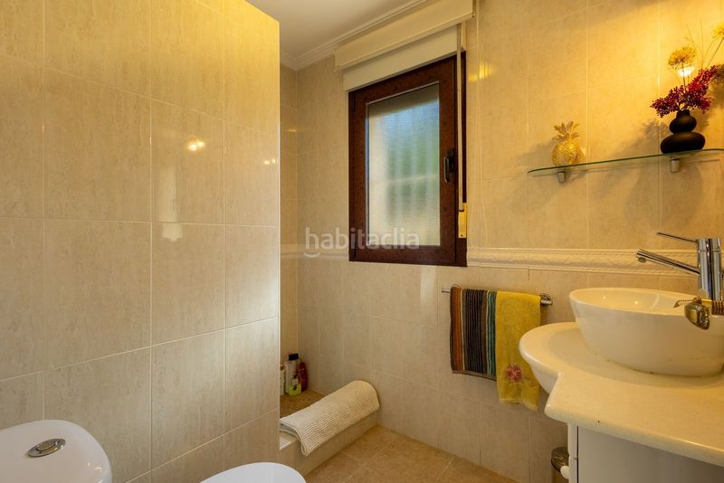 Foto cedd4634-6190-4145-974f-af0990f32417. Casa amb aparcament a Almoradí