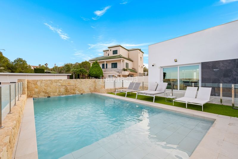 Foto d7d7d01f-de6b-4e70-810e-8414be92b7ee. Casa amb piscina a Almoradí