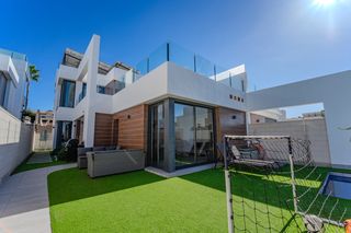 Semi detached house in Benijófar