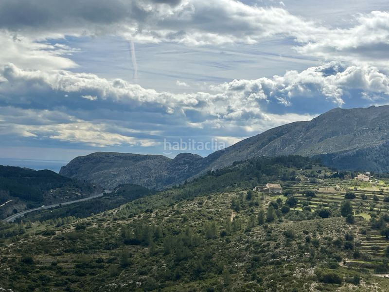 Foto c645d498-9207-47fa-90bf-7b62e33ce590. Masia amb xemeneia a Benissa pueblo Benissa