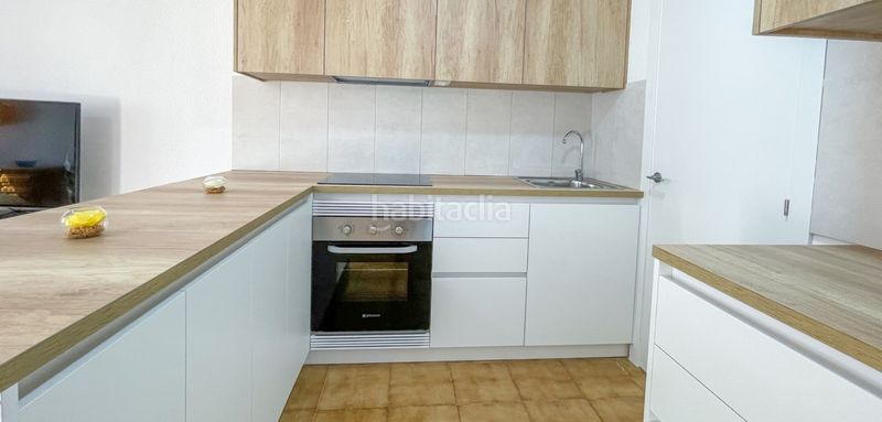 Foto fe0e6103-441f-4088-92f3-abf3e73e7f76. Casa adossada amb aparcament a Playa Flamenca Orihuela