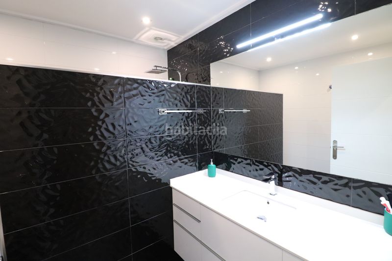 Foto b0ddb644-6c89-453a-b838-905593b37c8d. Casa adossada amb aparcament a Redován