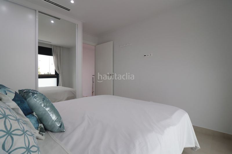 Foto 0095d26c-8872-45f4-84aa-11620f12ed18. Casa amb piscina a Benijófar