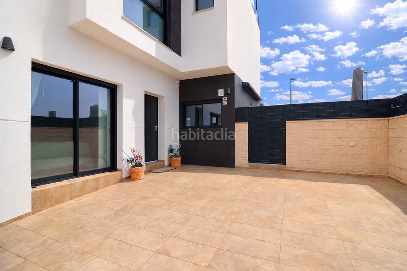 Foto f4bb54dd-d45b-494f-9154-41ac96bd4a80. Casa amb piscina a Benijófar