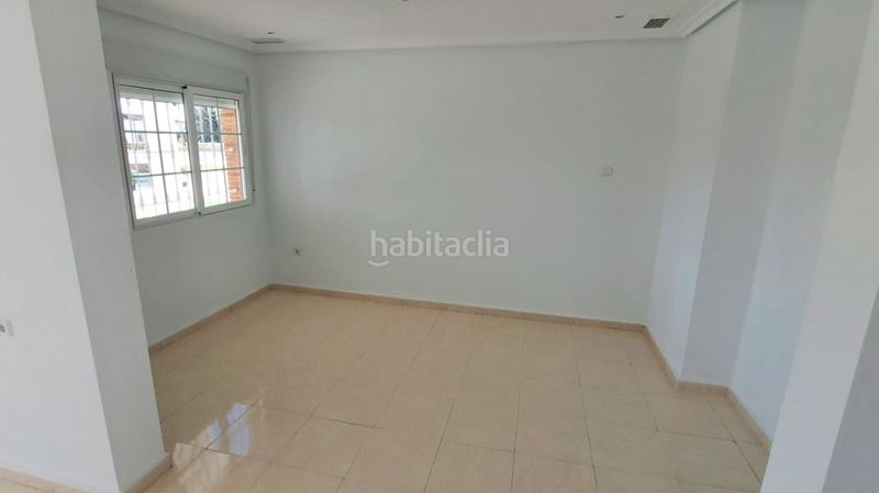 Foto 2e8f8c6e-a435-41b3-a905-3e242b49110c. Masia amb aparcament a Catral