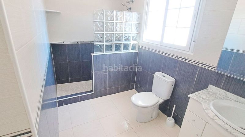 Foto a2c93800-72e1-43c3-a44a-6f01bb0c42d1. Masia amb aparcament a Catral