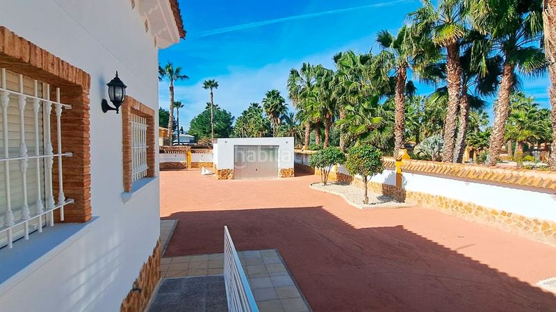 Foto ed5704d2-ffdb-4777-9adb-ea11371706ad. Masia amb aparcament a Catral
