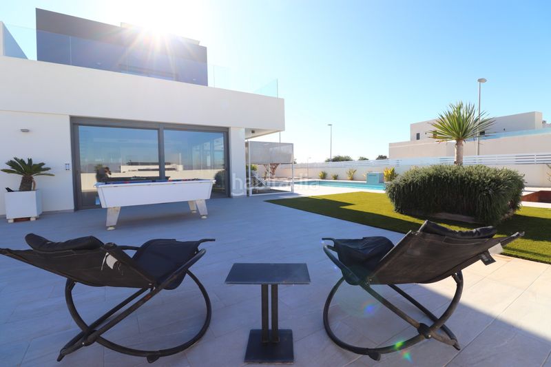 Foto dce282b5-f87b-46f2-8893-a3606b0aa903. Casa amb piscina a Benijófar