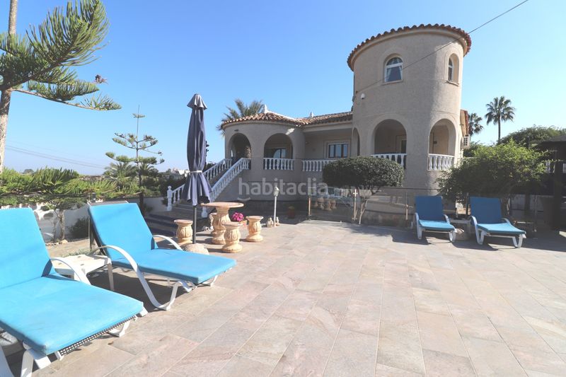 Foto 27f82af3-ec92-4d7c-b0ca-b9303aac39e1. Casa amb aparcament piscina a Almoradí