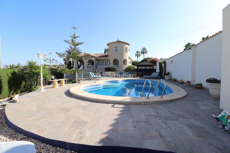 Foto ed14a91a-5a51-48a4-8283-abc5bd393227. Casa amb aparcament piscina a Almoradí