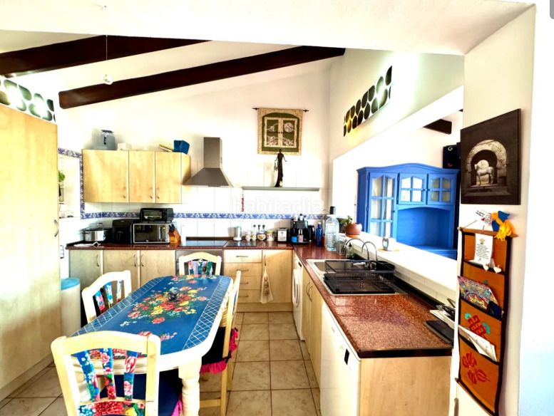 Foto 5f572f15-b8d5-45ca-b740-7fa4e73fda99. Semi detached house with parking in Pinar de Advocat-Cometa Moraira