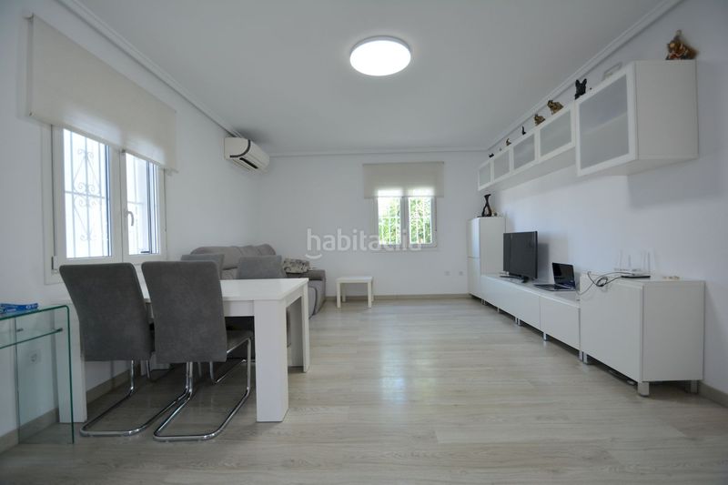 Foto c947fdf2-f707-40a8-a79a-c813f856f072. Casa amb piscina a Lo Pepín Rojales