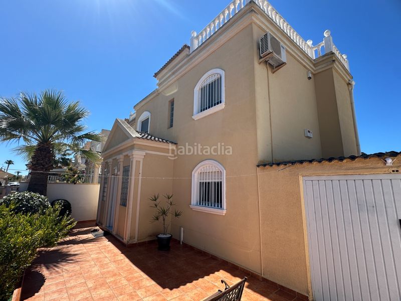 Foto ebf1c192-3d4b-4e59-8a69-ae2dd1a25bad. Casa a Aguas Nuevas Torrevieja