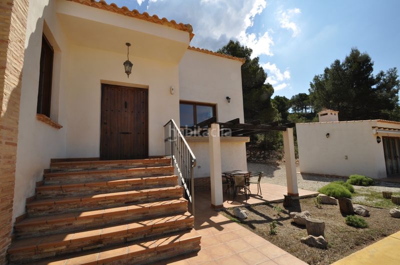 Foto c2052eec-bd60-4c53-a3ca-ec6a013e7b70. Casa a Castalla