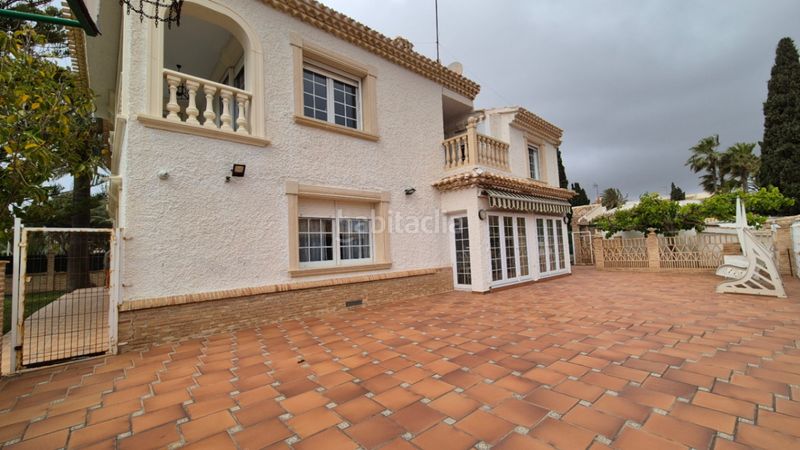Foto be9f495e-a13b-4580-ba24-7218d5438b45. Casa amb aparcament a Cabo Roig Orihuela