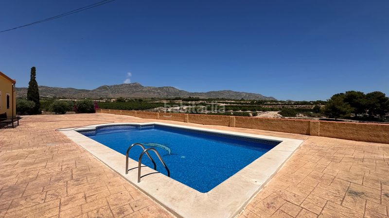 Foto d71e659f-04c3-4574-90bd-ea353e7d185b. Masia amb aparcament piscina a Albatera
