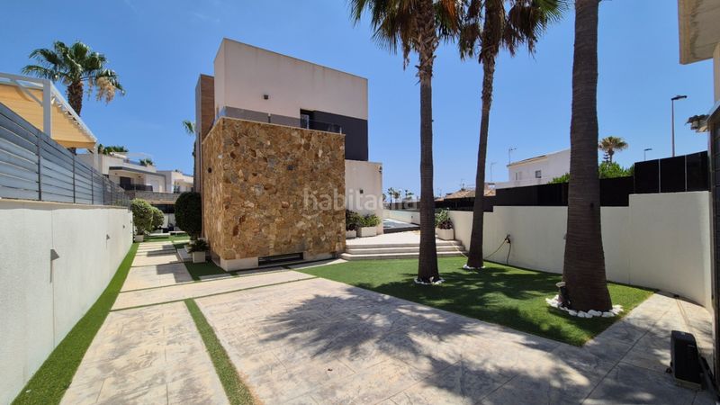 Foto 3297fc1d-fb2b-46a3-ae46-b275eb80511b. Casa a Zona los Frutales Torrevieja