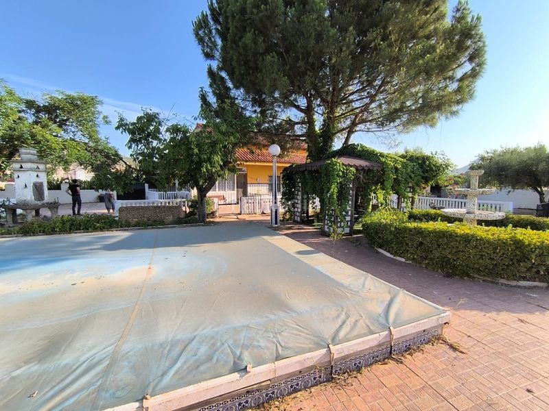 Foto 772e9271-b3f9-4608-913f-69d179e2bacb. Casa amb aparcament piscina a Yecla