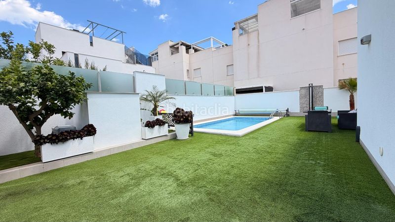 Foto e1798ca7-4db8-49c0-a5a6-1cbcb8ea1363. Casa amb piscina a Parque Acuático - Sector 25 Torrevieja