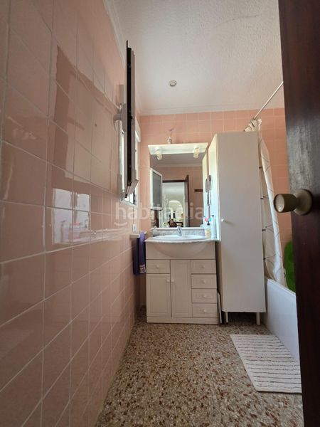 Foto b2d66fff-b777-4c30-8a2f-2ad93e9362f0. Casa amb aparcament a Aigües