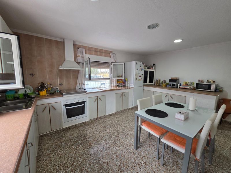 Foto fac12f27-4ebc-4b6a-9ee0-ab9034da86ca. Casa amb aparcament a Aigües